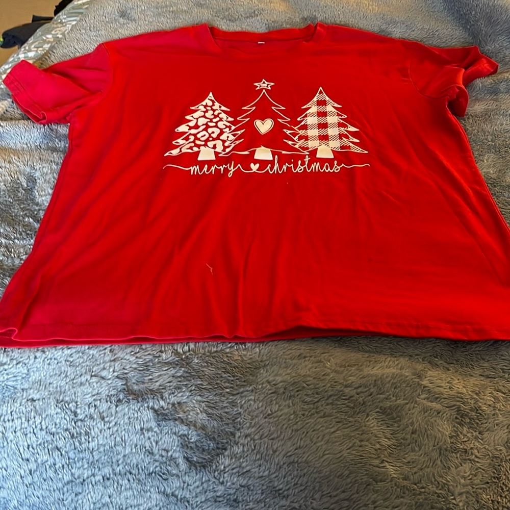 Holiday shirt.             XL